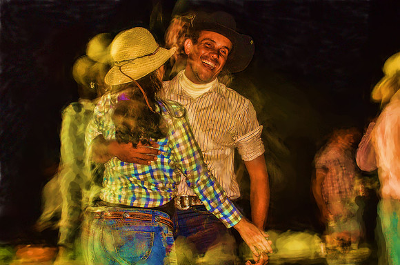 Pantaneiros dancing at a churrasco