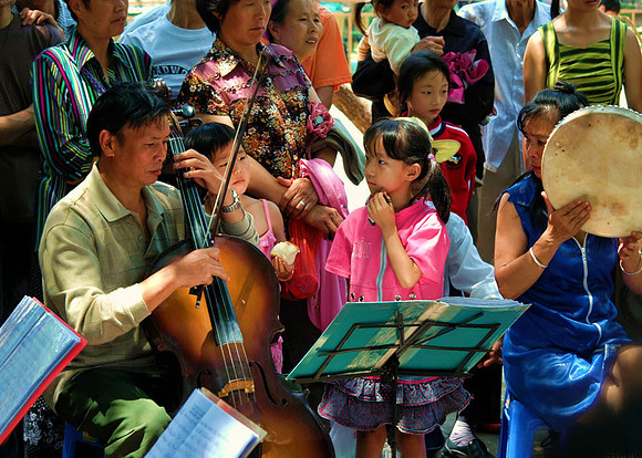 The cello player