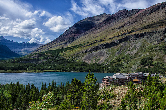 Many Glaciers Lodge