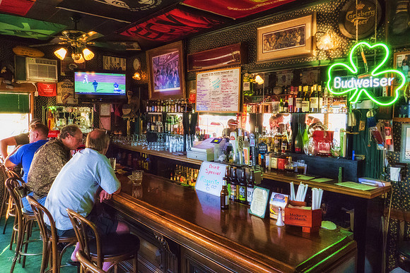 Bar in Bridgeport Inn, California