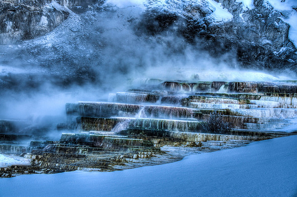 Mammoth Hot Springs upper terraces #1